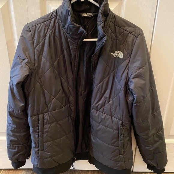 SOLD!! Women’s North Face Coat - Picture 6 of 7